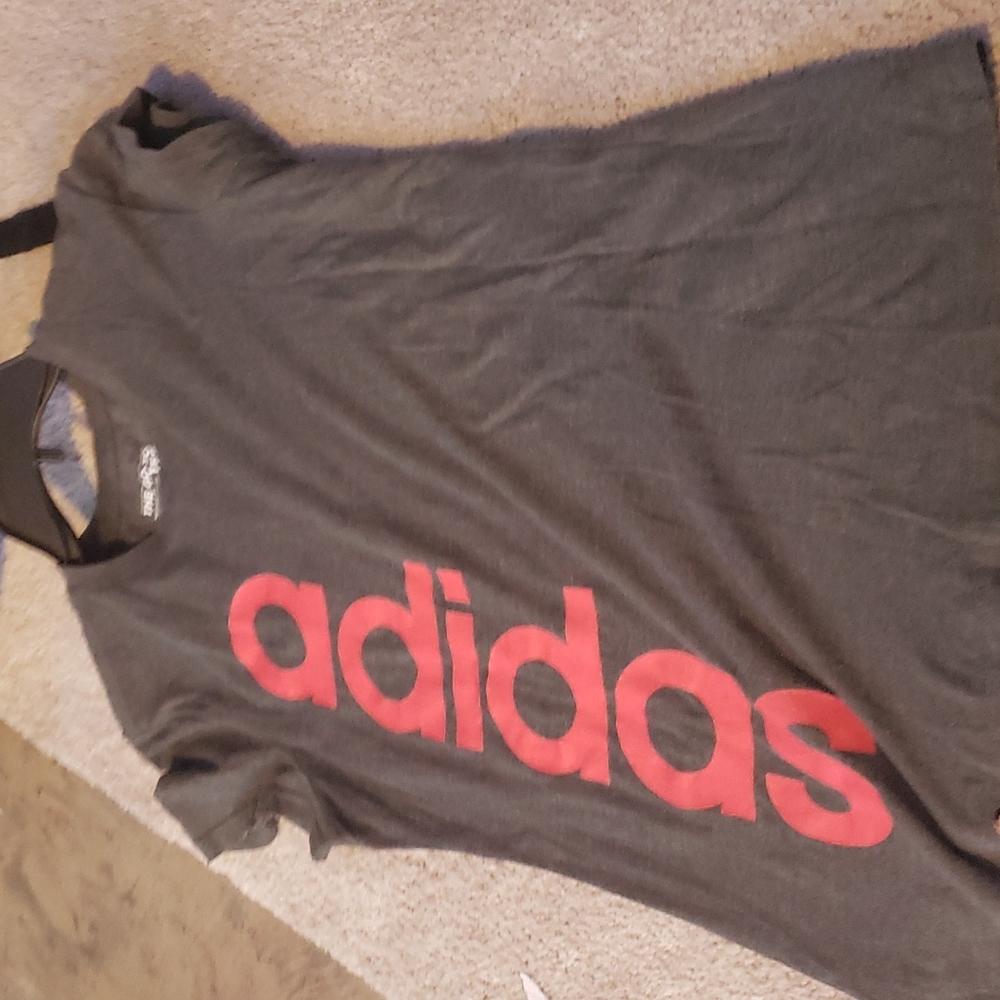 Adidas small gray/pink tee